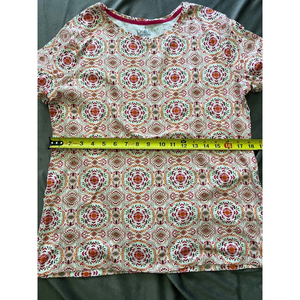 Croft & Barrow Classic Tee Womens Medium Pink Orange Medallion Print Cotton Top - Picture 5 of 6